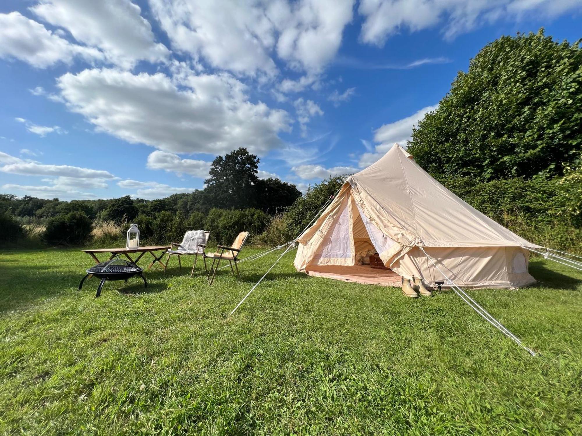 Bell Tent 4M Fossewold Farm Camping Moreton-in-Marsh Exterior photo